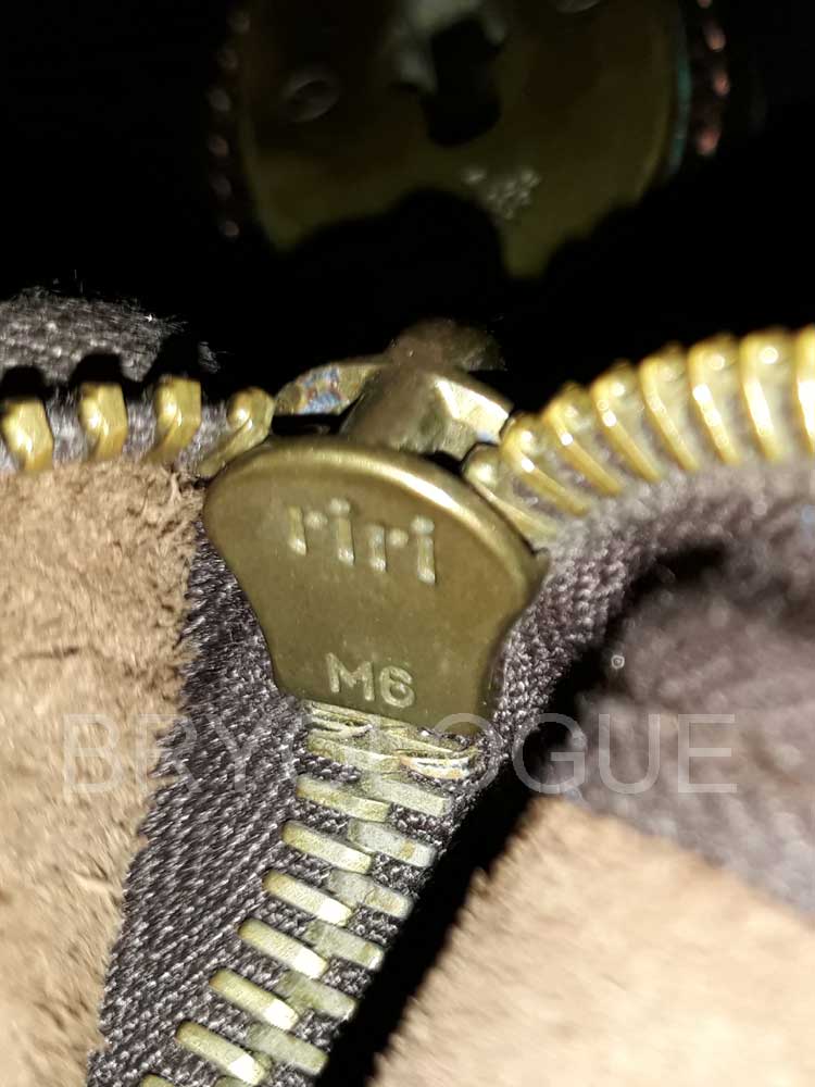 An example of an M6 RiRi zipper used in Mulberry bags